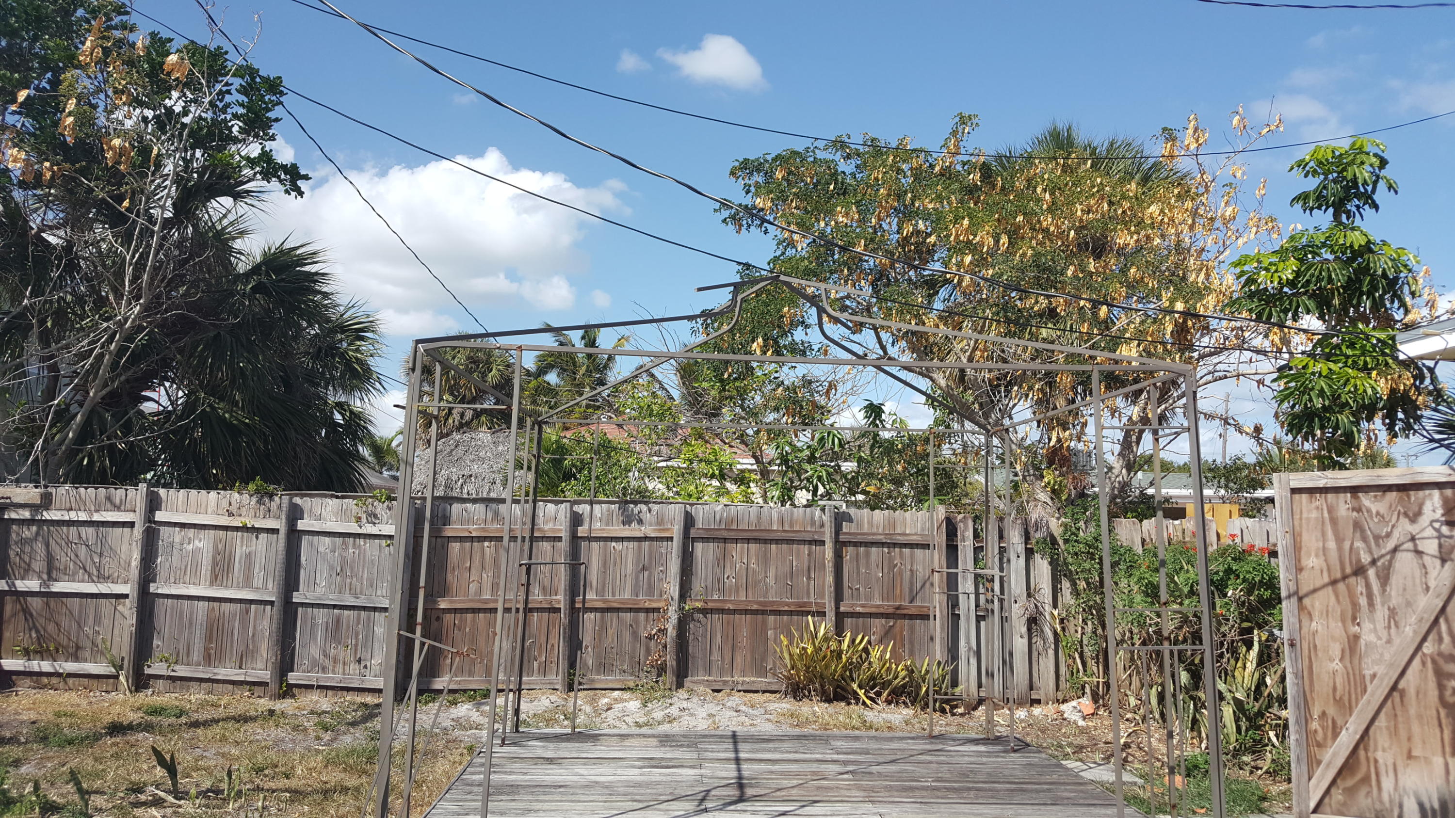 NORTH LAKE WORTH - Residential