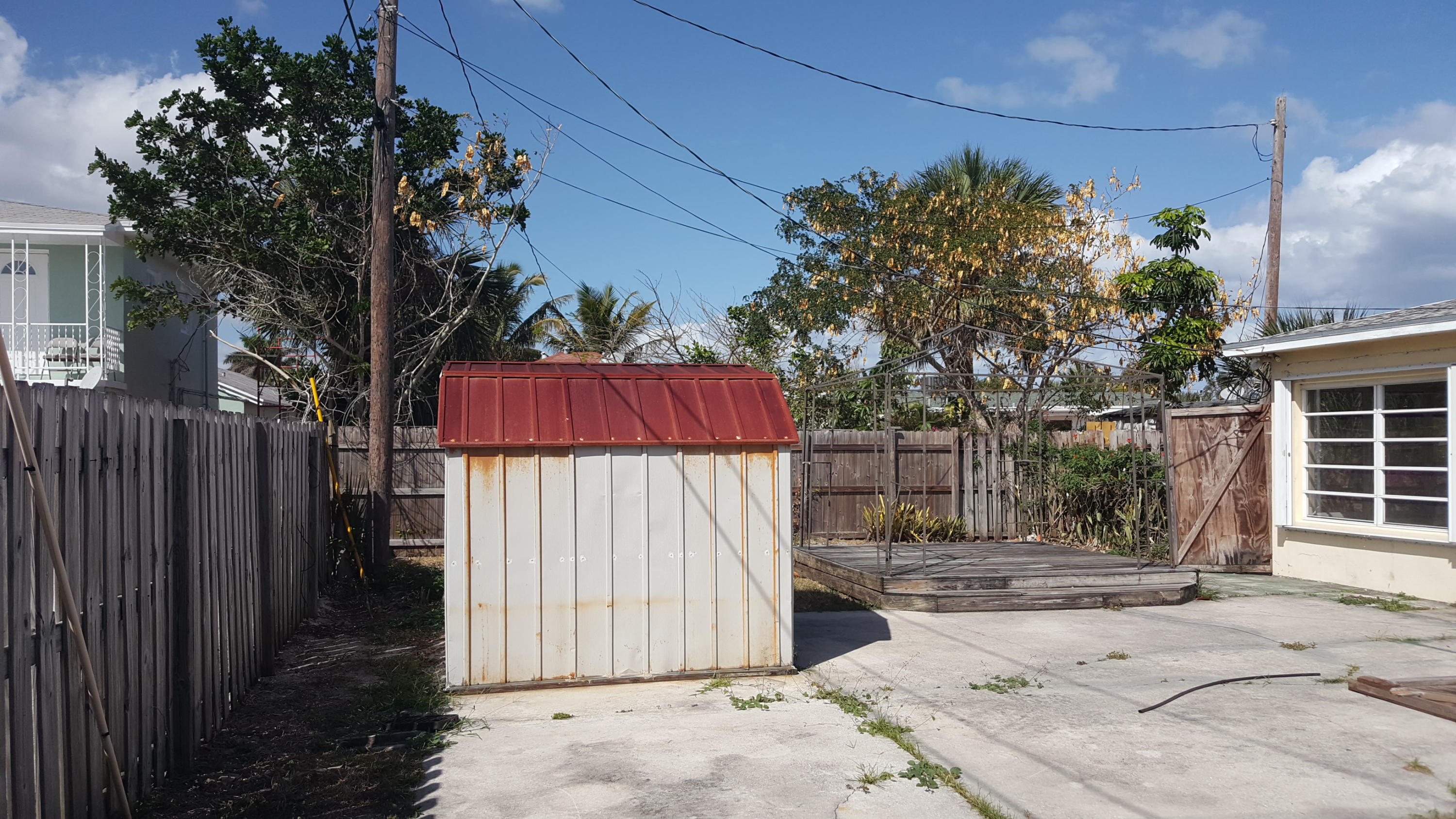 NORTH LAKE WORTH - Residential