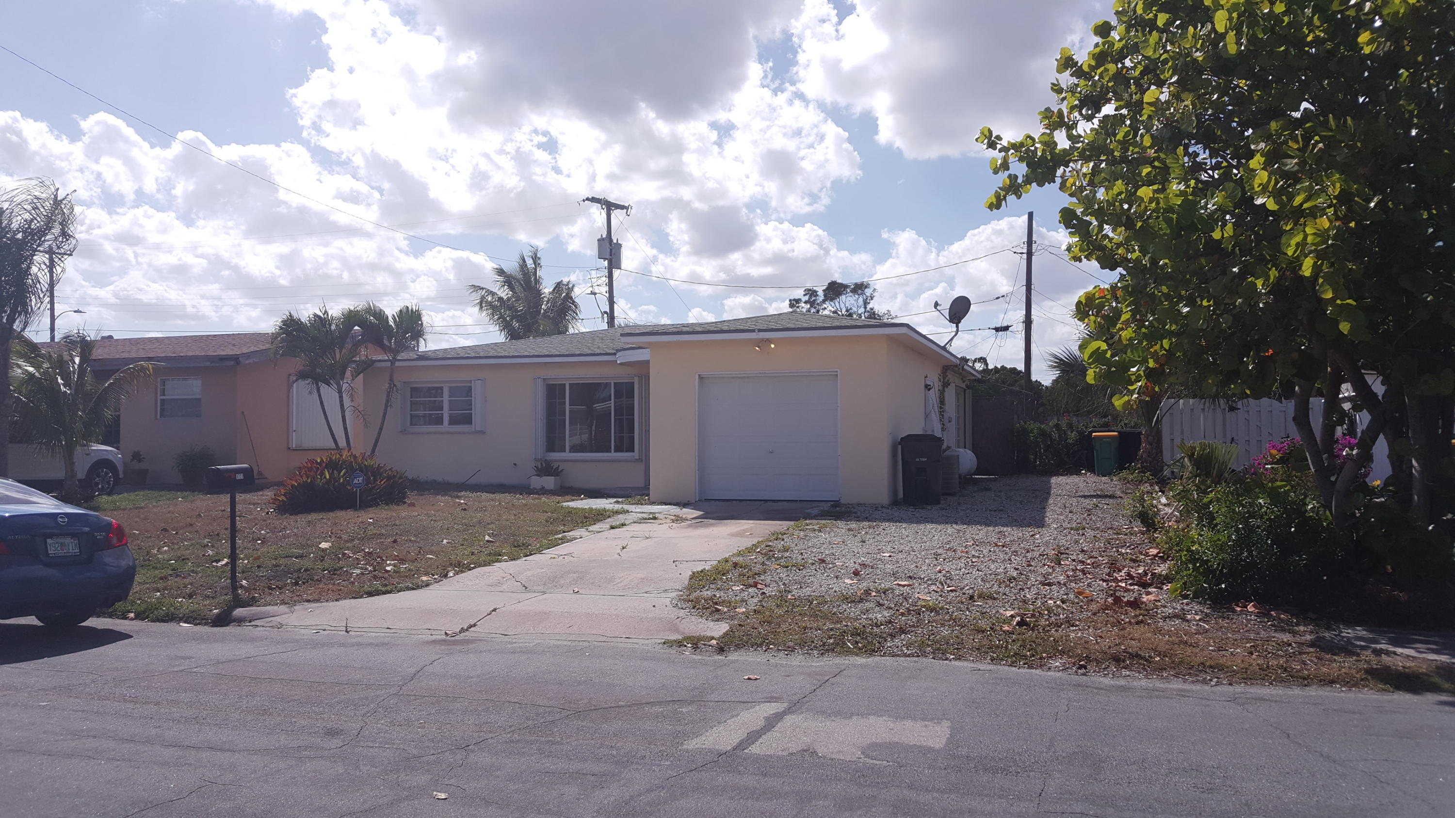 NORTH LAKE WORTH - Residential