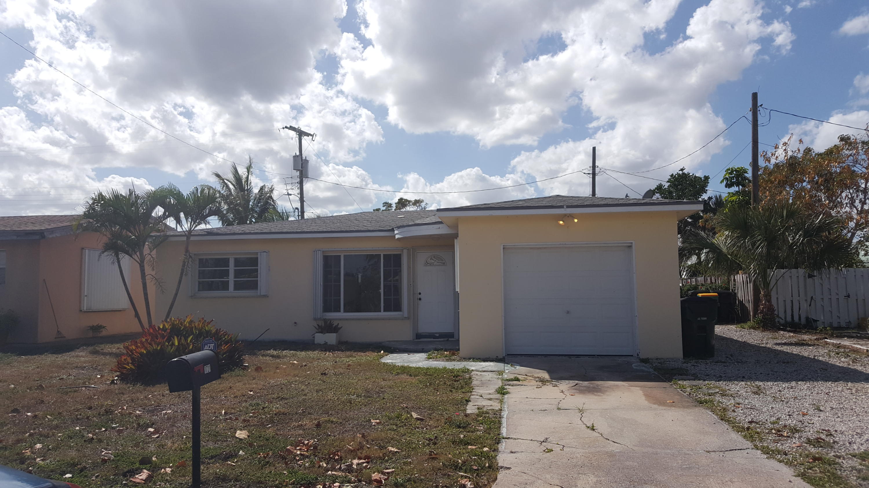 NORTH LAKE WORTH - Residential