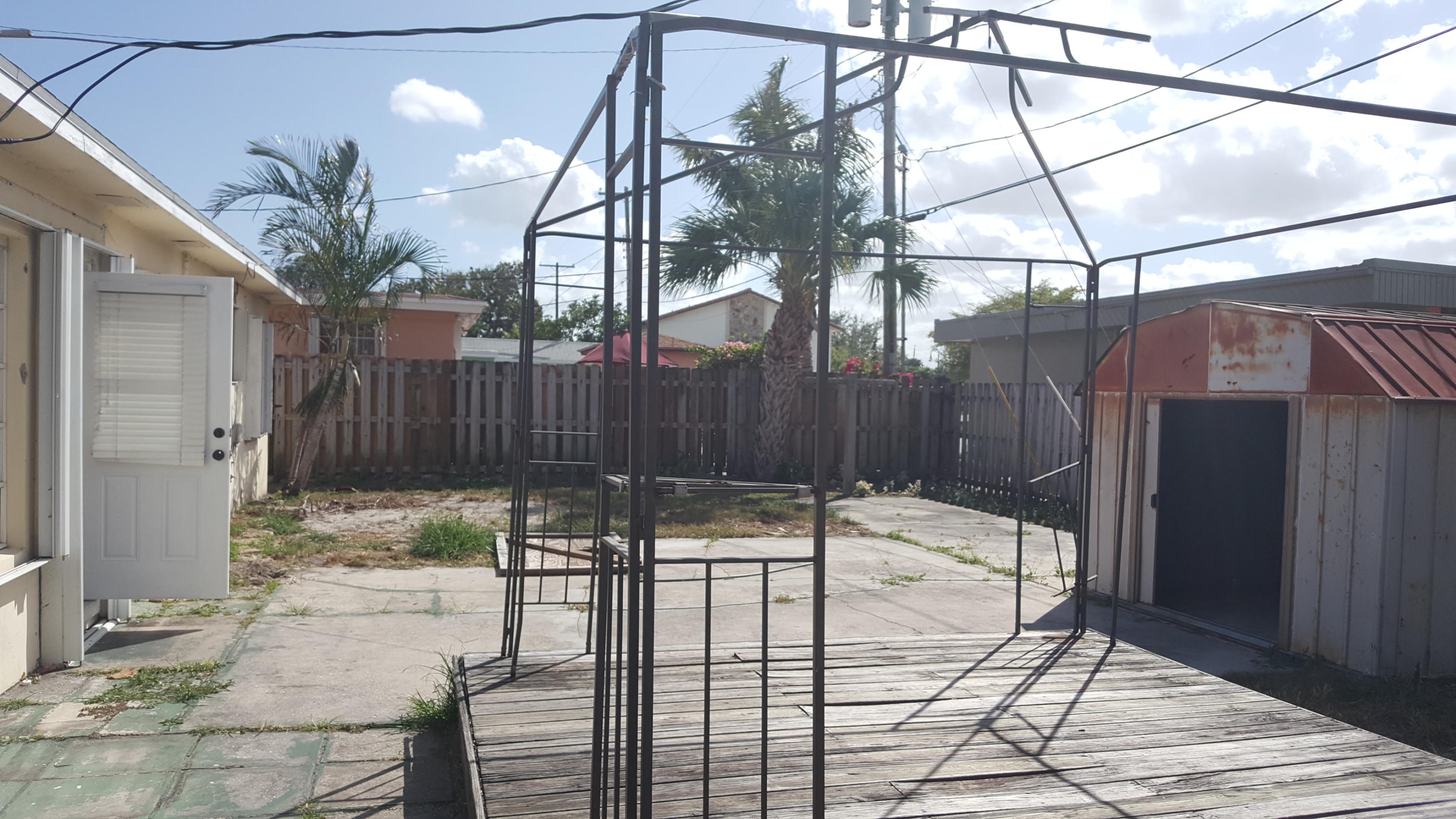 NORTH LAKE WORTH - Residential