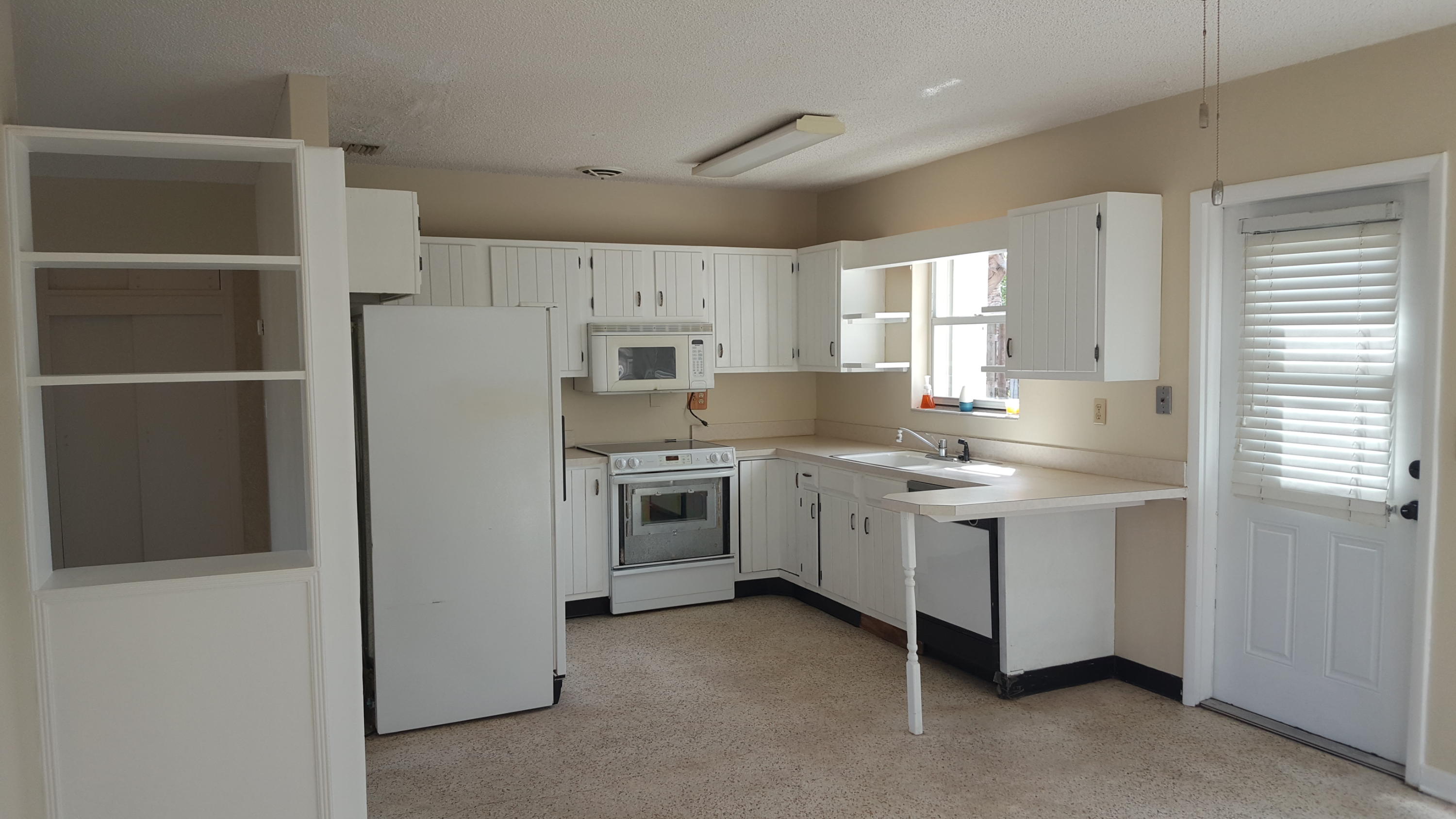 NORTH LAKE WORTH - Residential