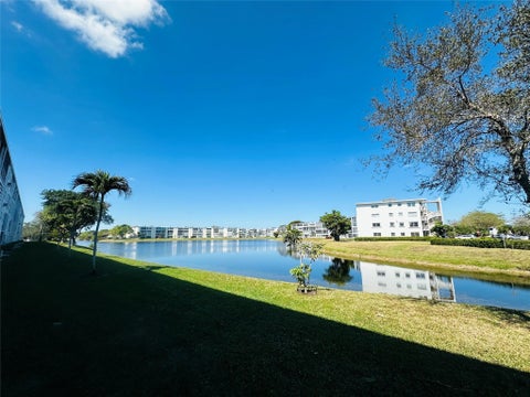 Photo of 4050 Harwood E #4050, Deerfield Beach, FL 33442 (MLS # F10555066)