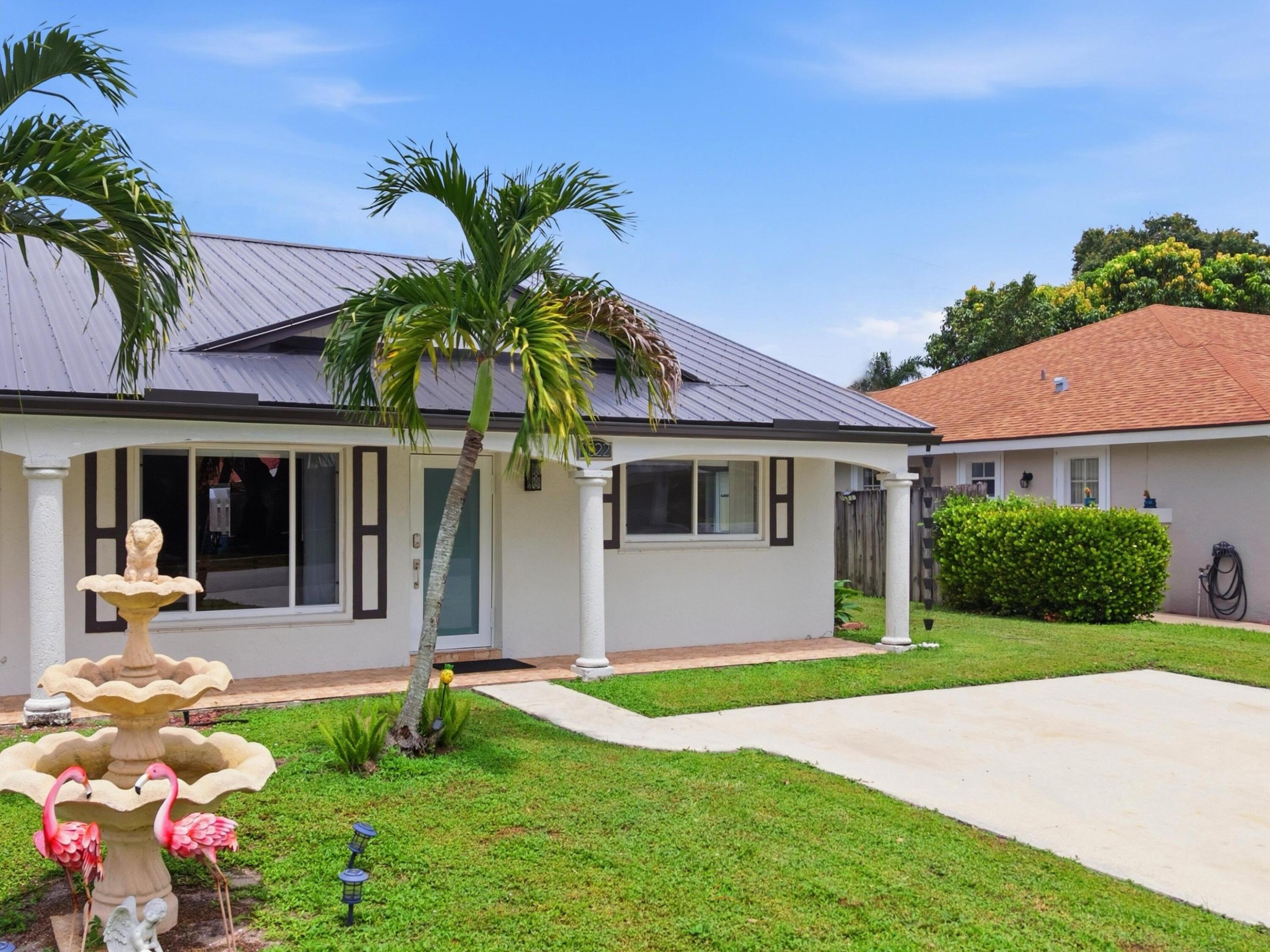 Properties 1320 RIVERSIDE Circle 1322