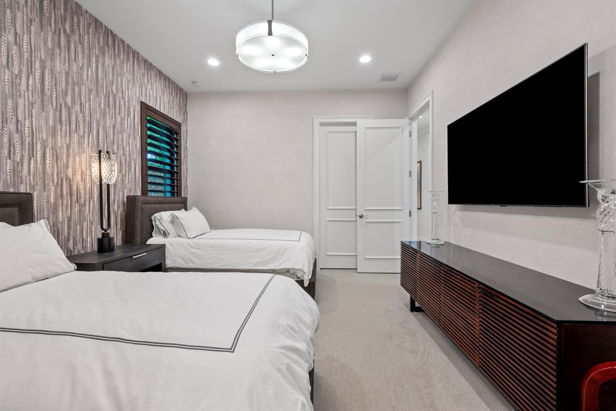 SEVEN BRIDGES - Residential