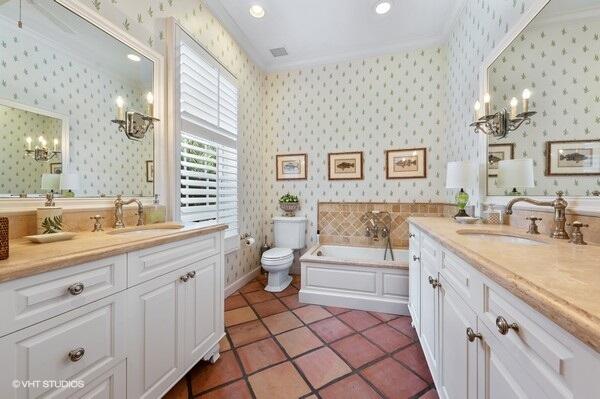 OLD PORT VILLAGE 1 - Residential