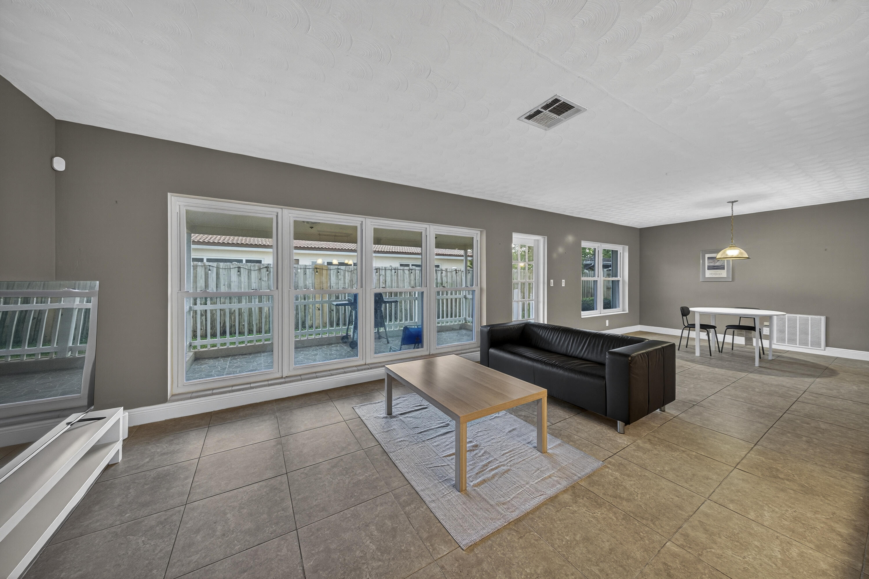 PALM RIDGE - Residential Lease