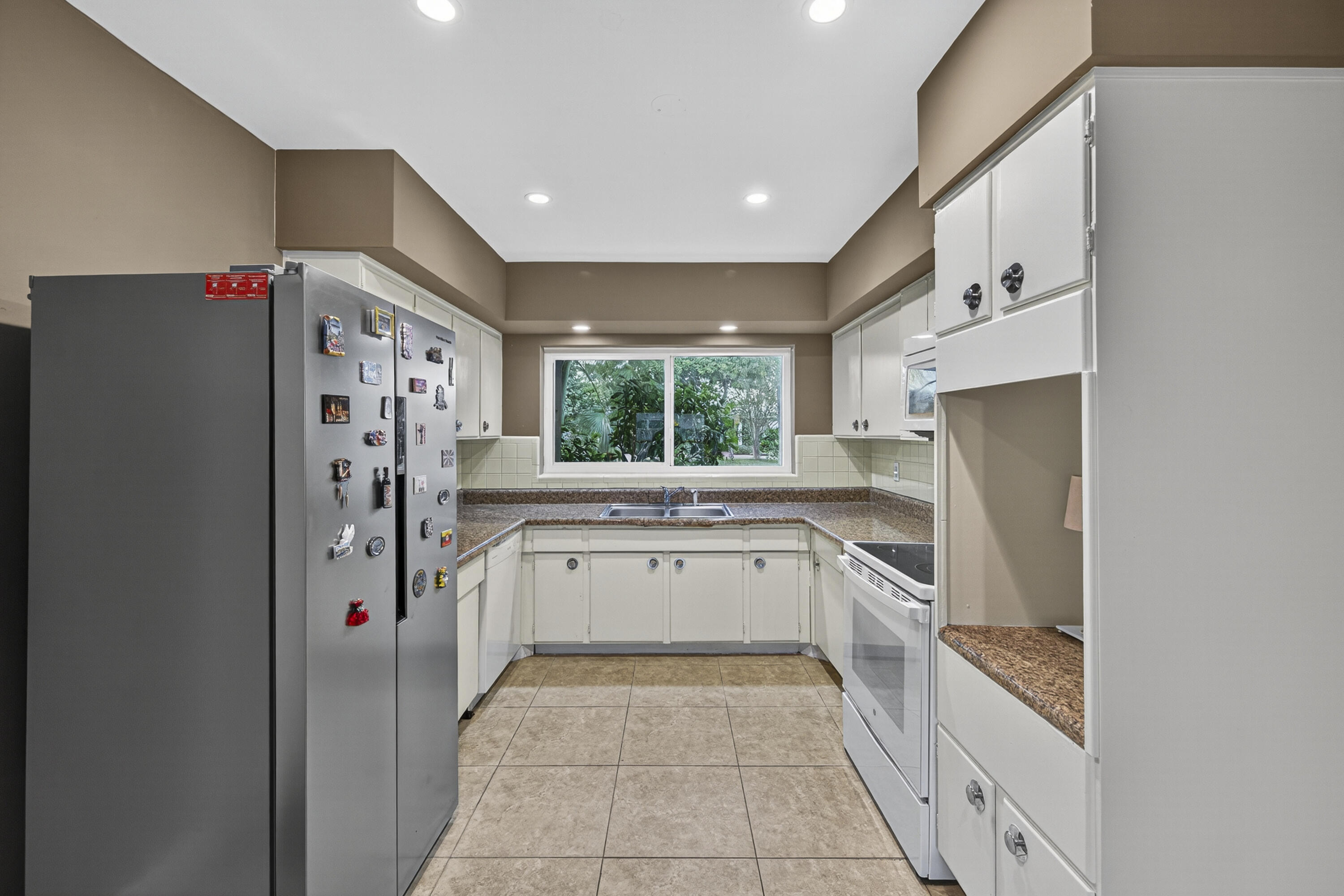 PALM RIDGE - Residential Lease