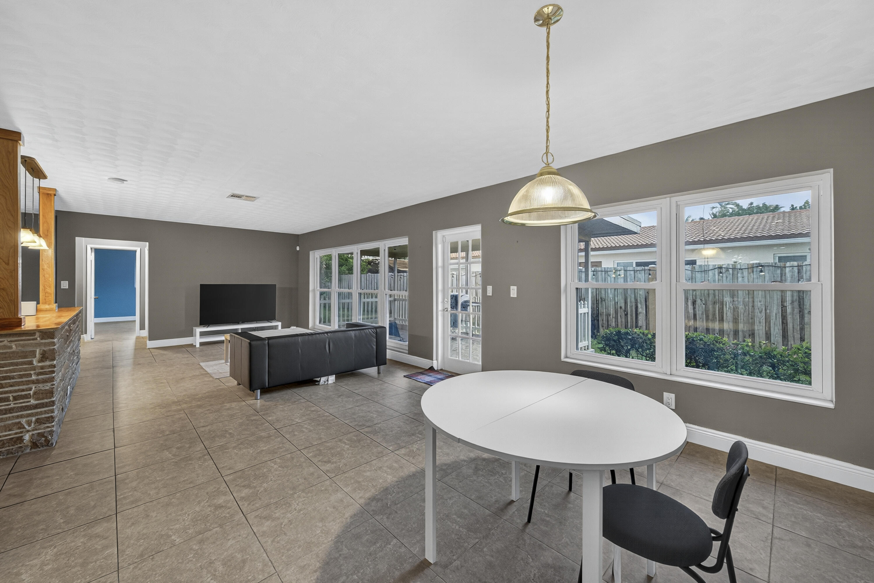 PALM RIDGE - Residential Lease