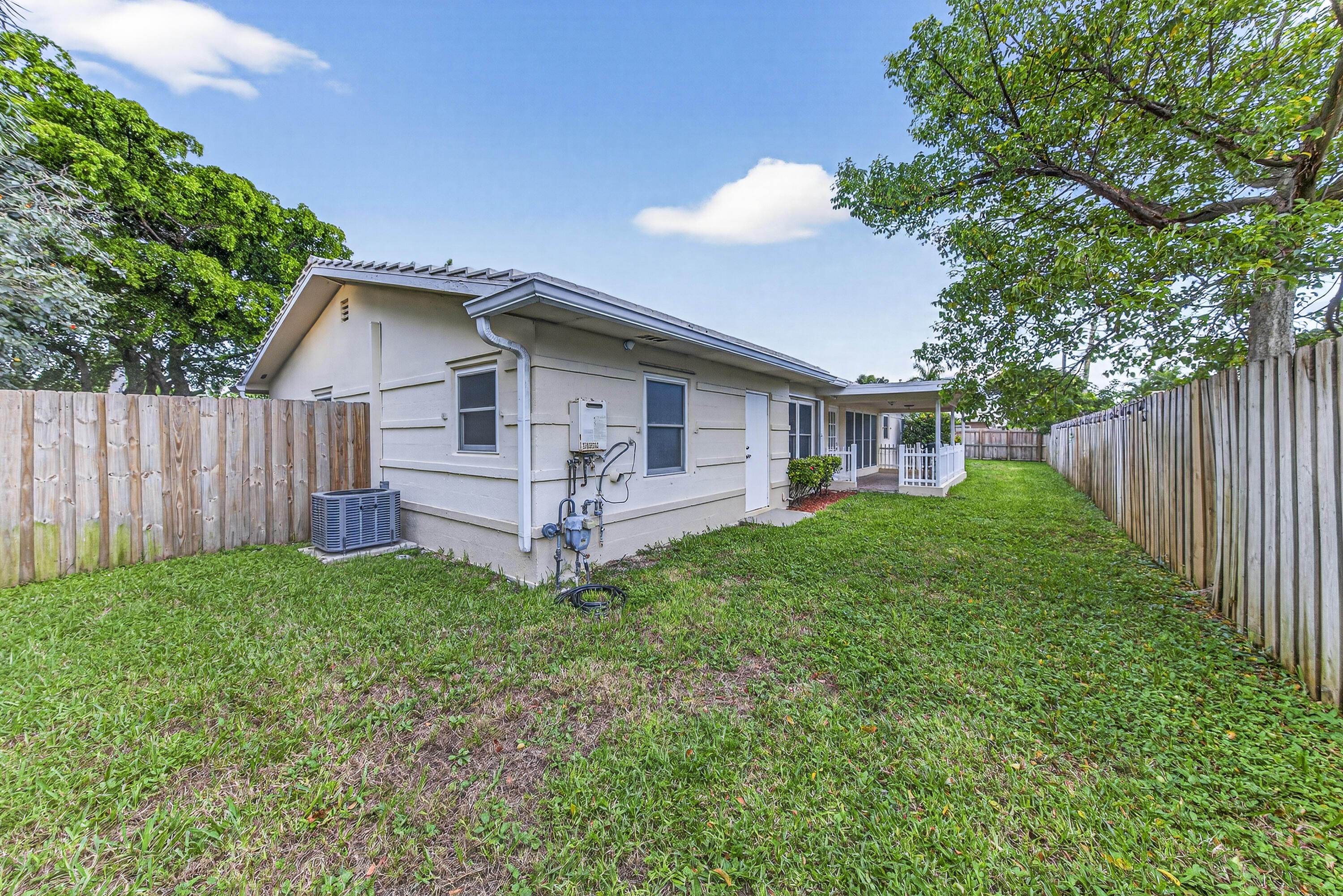 PALM RIDGE - Residential Lease