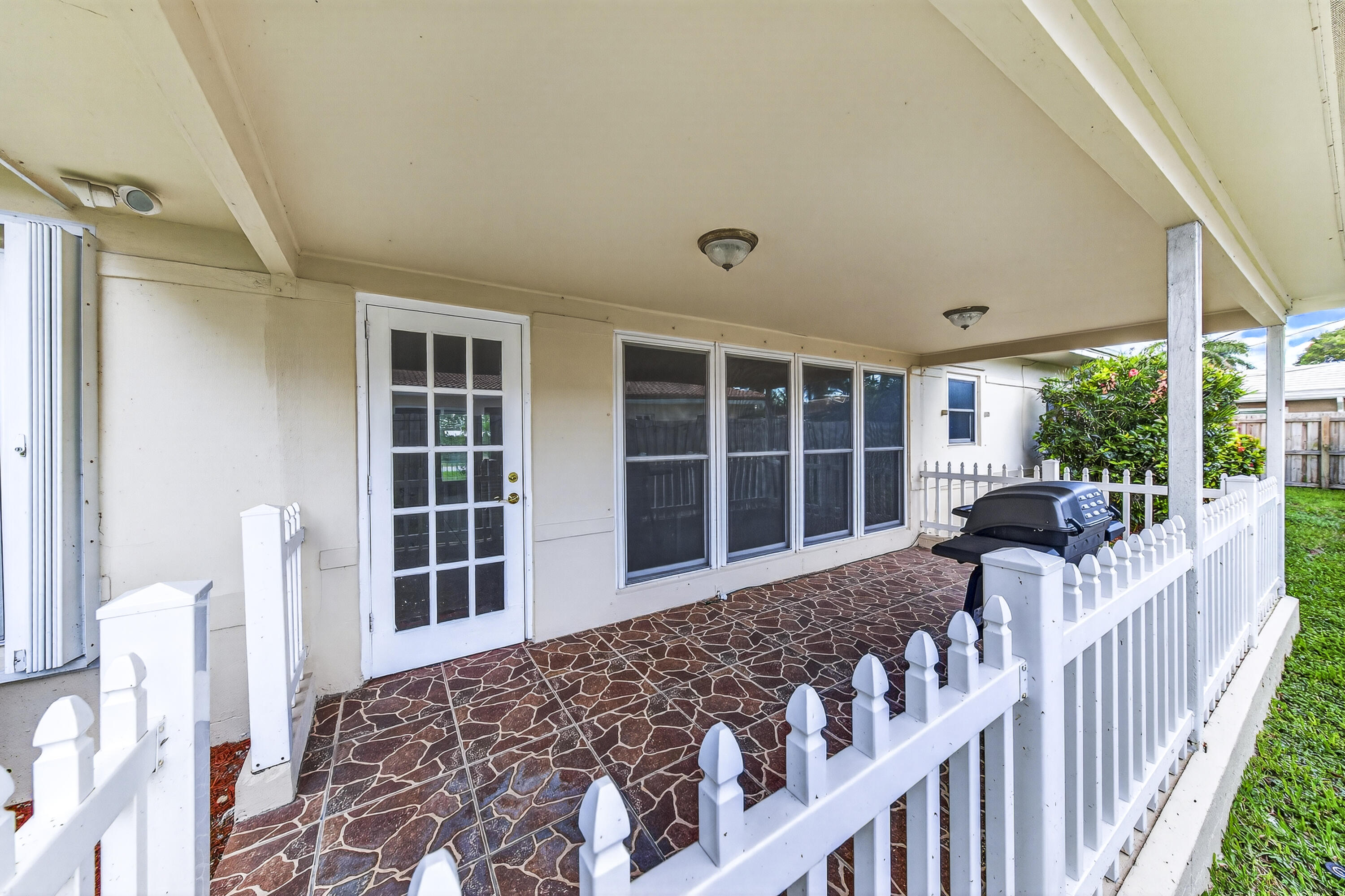 PALM RIDGE - Residential Lease