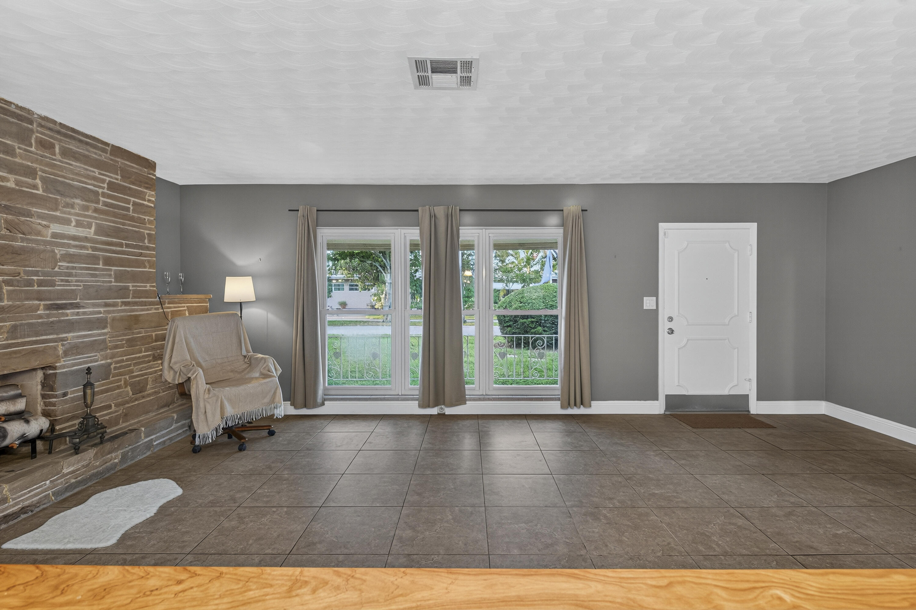 PALM RIDGE - Residential Lease