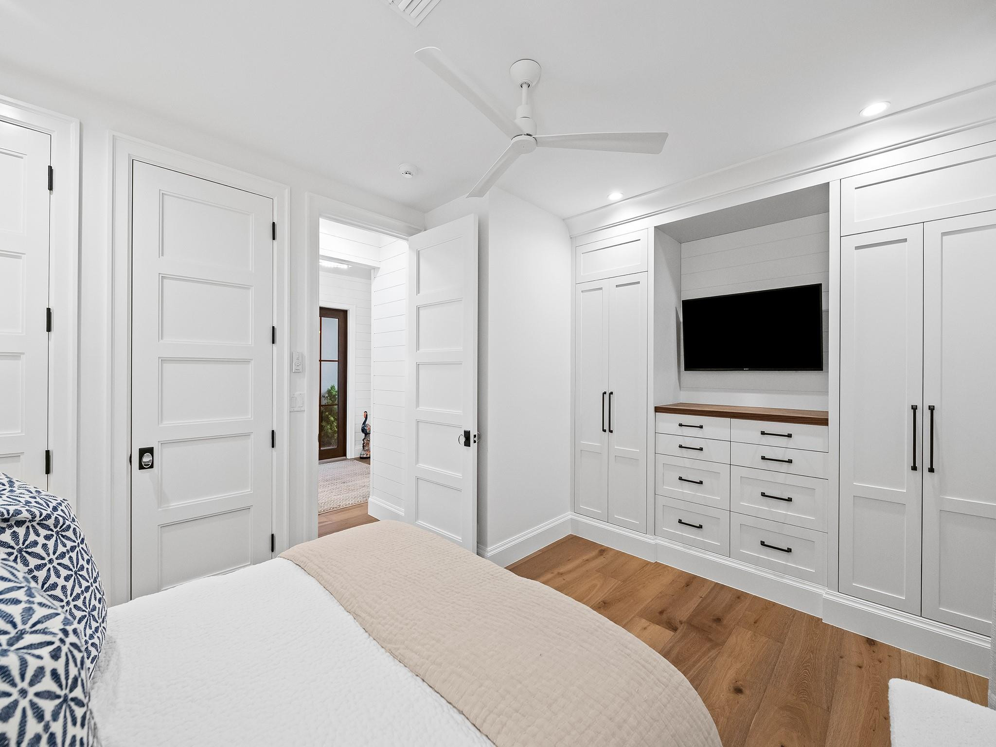 Lauderdale Harbors - Residential