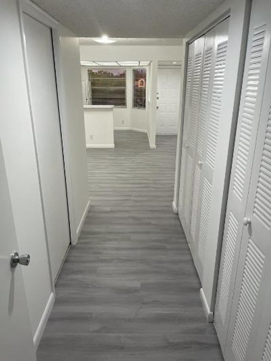 listing image 0