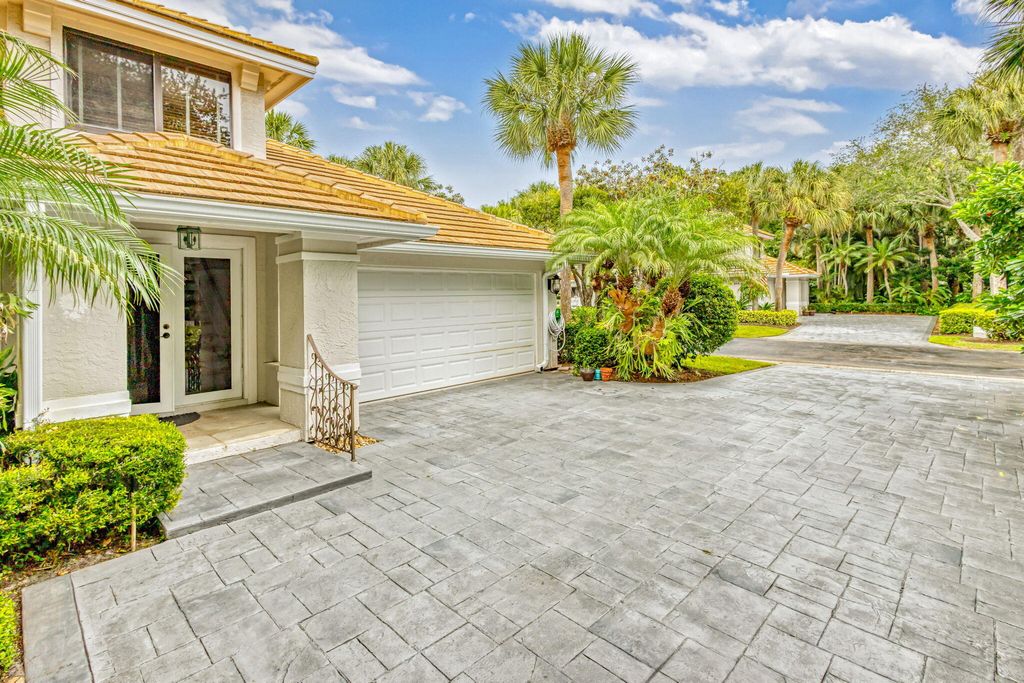 Photo of 464 Coral Cove Drive, Juno Beach, FL 33408 (MLS # R11080693)