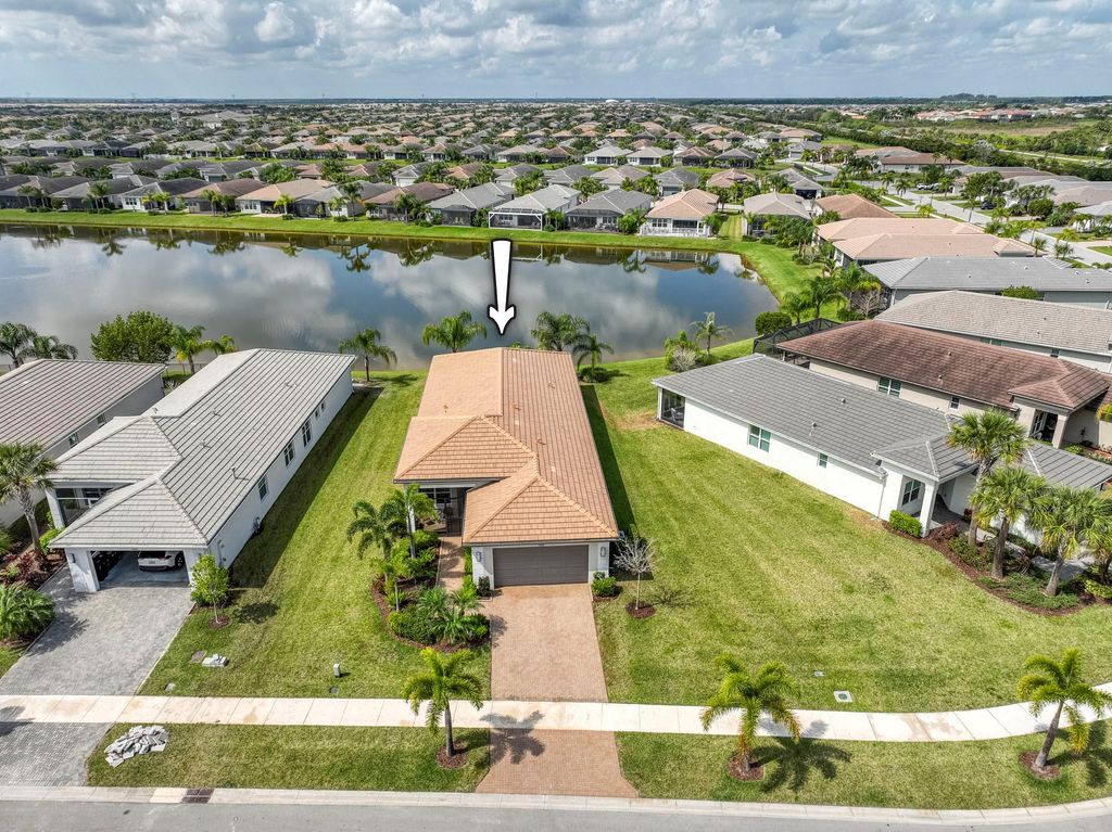 Photo of 10686 SW Sunray Street, Port Saint Lucie, FL 34987 (MLS # R10935267)