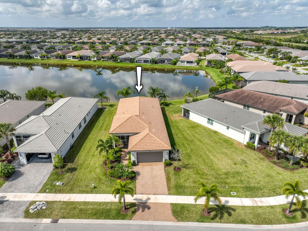 Photo of 10686 SW Sunray Street, Port Saint Lucie, FL 34987 (MLS # R10935267)