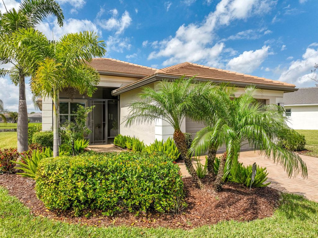 Photo of 10686 SW Sunray Street, Port Saint Lucie, FL 34987 (MLS # R10935267)