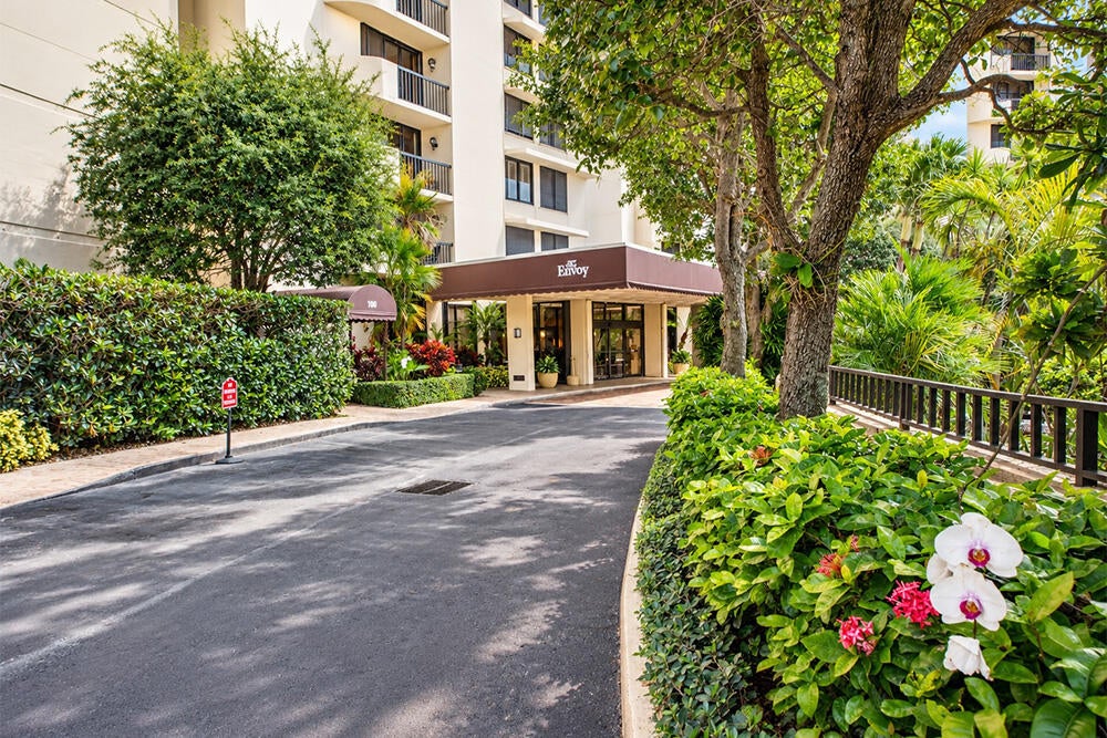 2480 PRESIDENTIAL Way 802