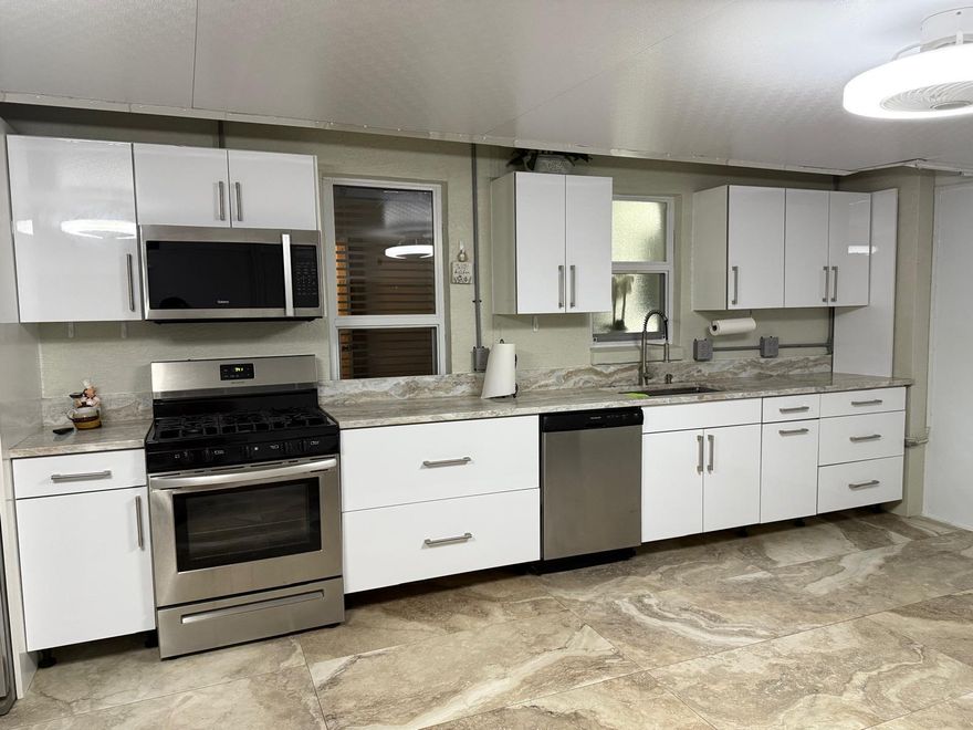 BEAUTIFUL 1 BEDROOM, 1 BATHROOM APARTMENT WITH NO HOA. ELECTRICITY, GAS & WATER INCLUDED IN MONTHLY RENTAL PRICE. EVERYTHING WAS RENOVATED. BRING YOUR BOAT, RV OR TRAILER, PRIVATE FENCE BACKYARD AND SO MUCH MORE.