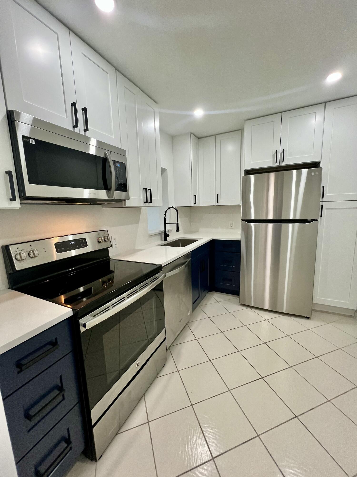 FOUNTAINS OF PALM BEACH CONDO 9 - Residential Lease