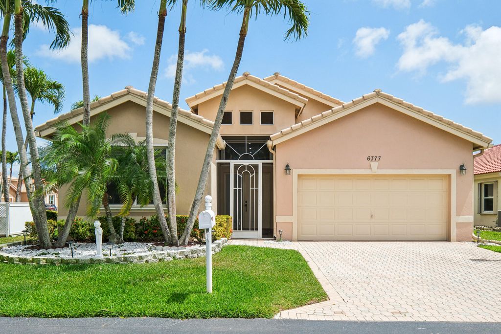 Photo of 6377 N Westchester Club Drive N, Boynton Beach, FL 33437 (MLS # R11078559)