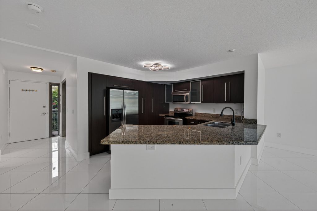 Photo of 900 SE 2nd Street #201, Fort Lauderdale, FL 33301 (MLS # B26006261)