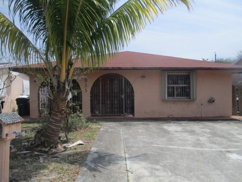 Photo of 926 N C Street, Lake Worth Beach, FL 33460 (MLS # F10434991)