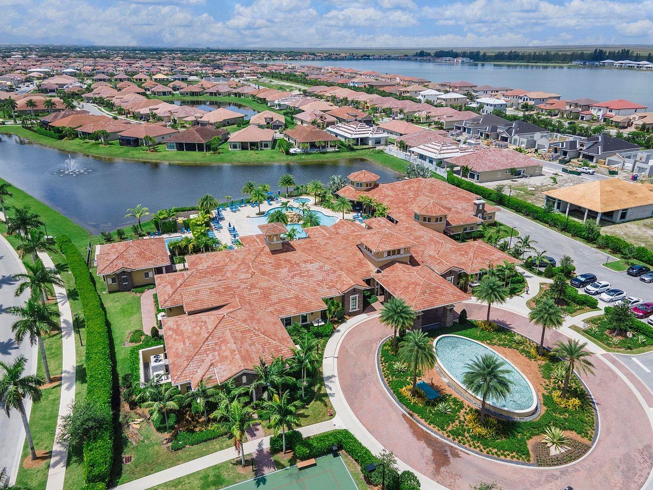 FOUR SEASONS - Residential
