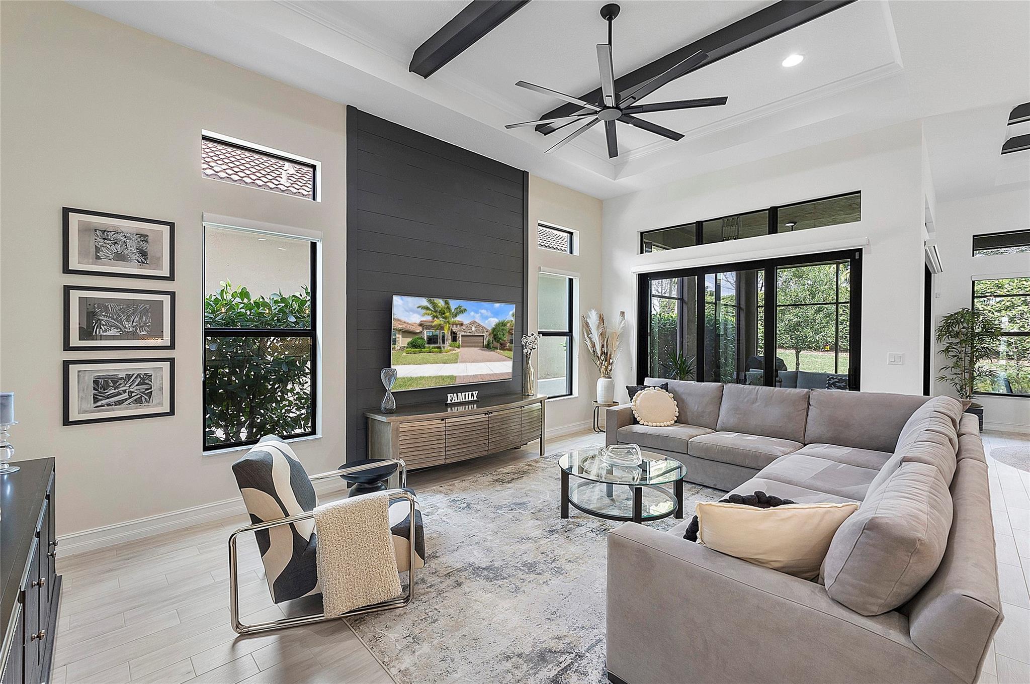 FOUR SEASONS - Residential