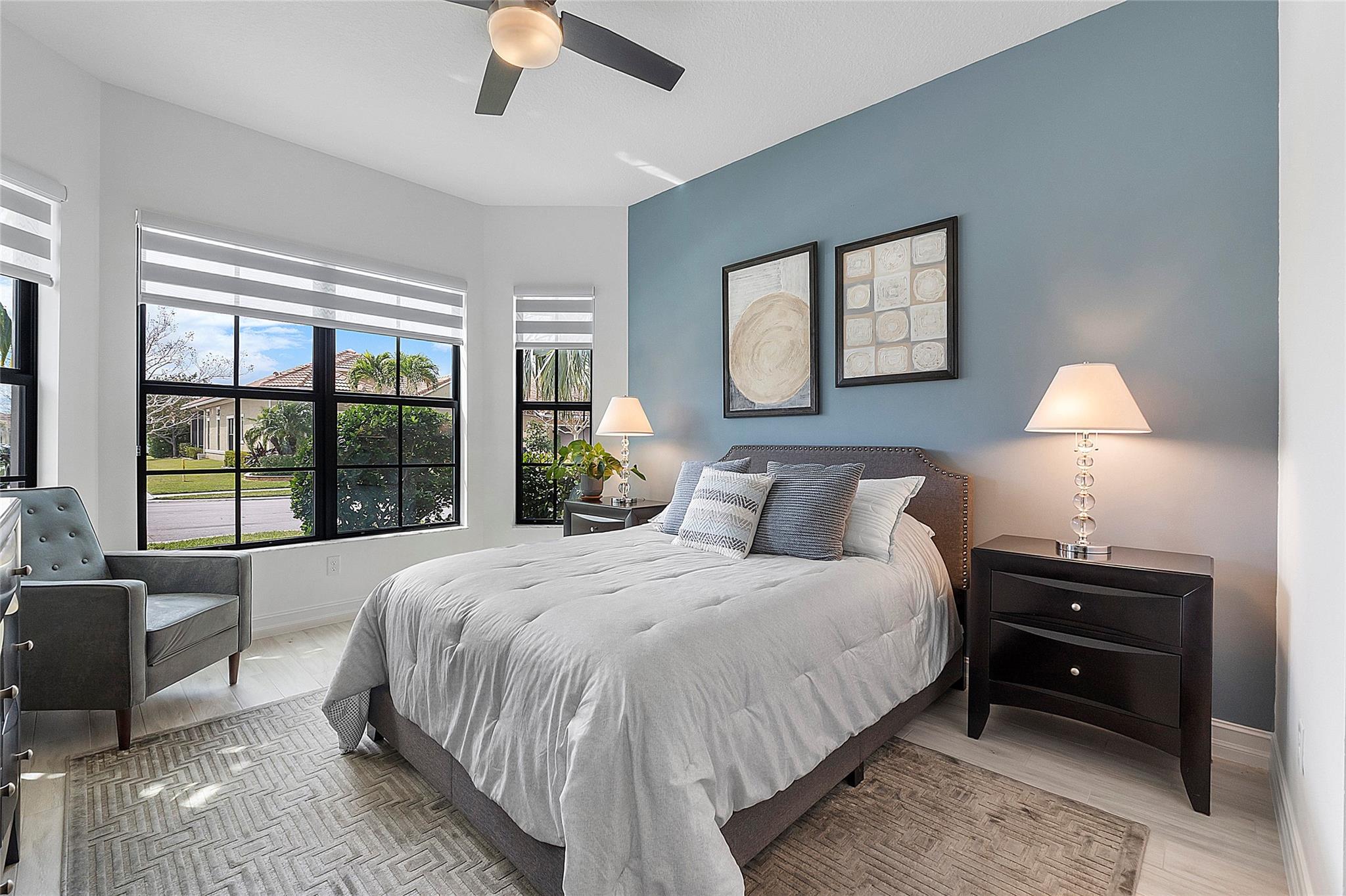 FOUR SEASONS - Residential