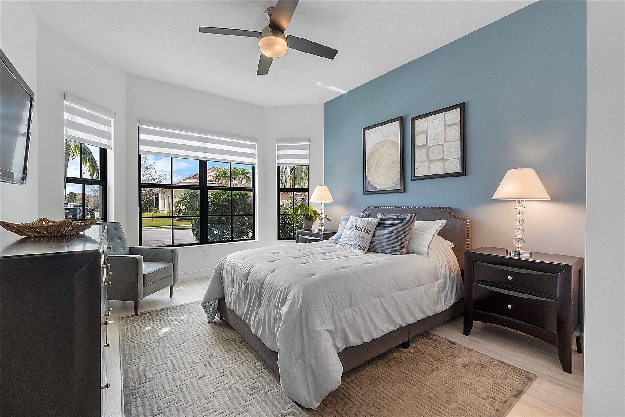 FOUR SEASONS - Residential