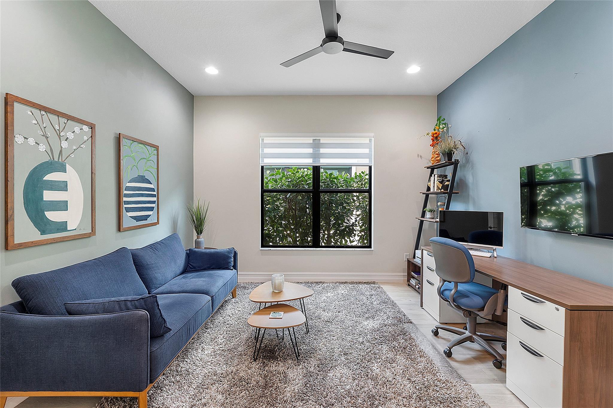 FOUR SEASONS - Residential