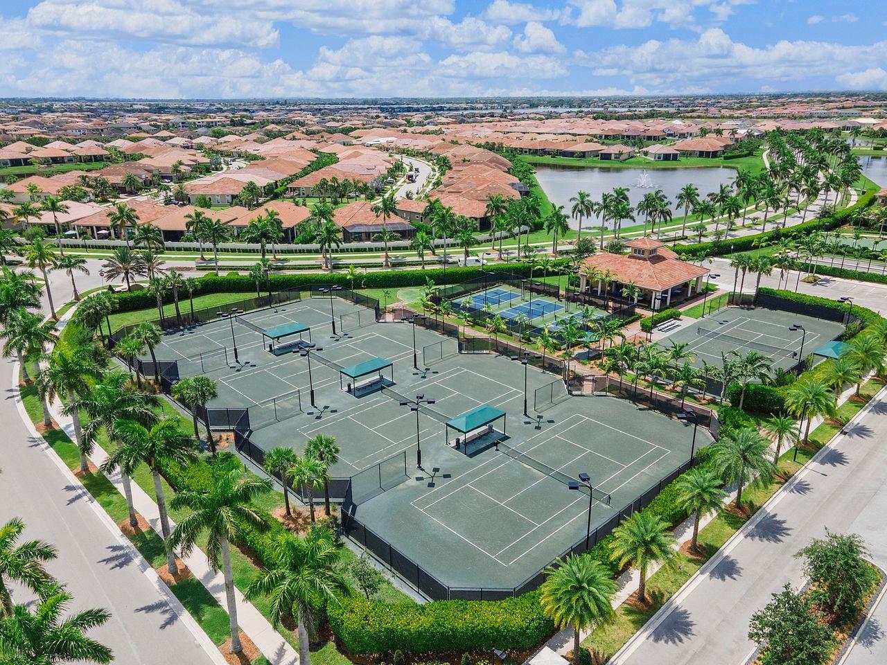 FOUR SEASONS - Residential