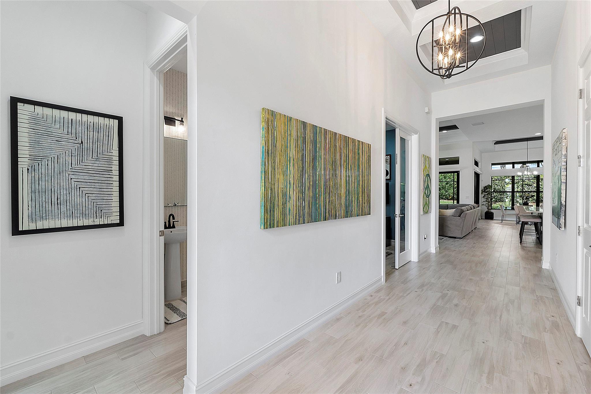 FOUR SEASONS - Residential