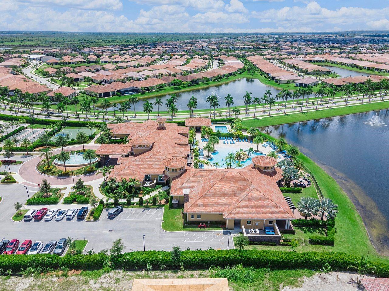 FOUR SEASONS - Residential