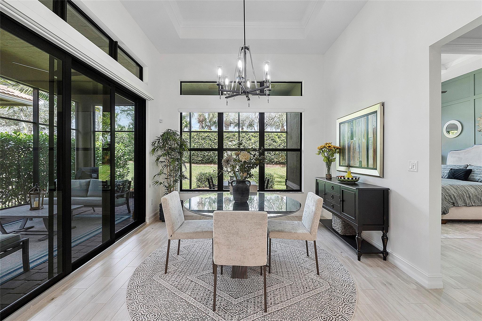 FOUR SEASONS - Residential