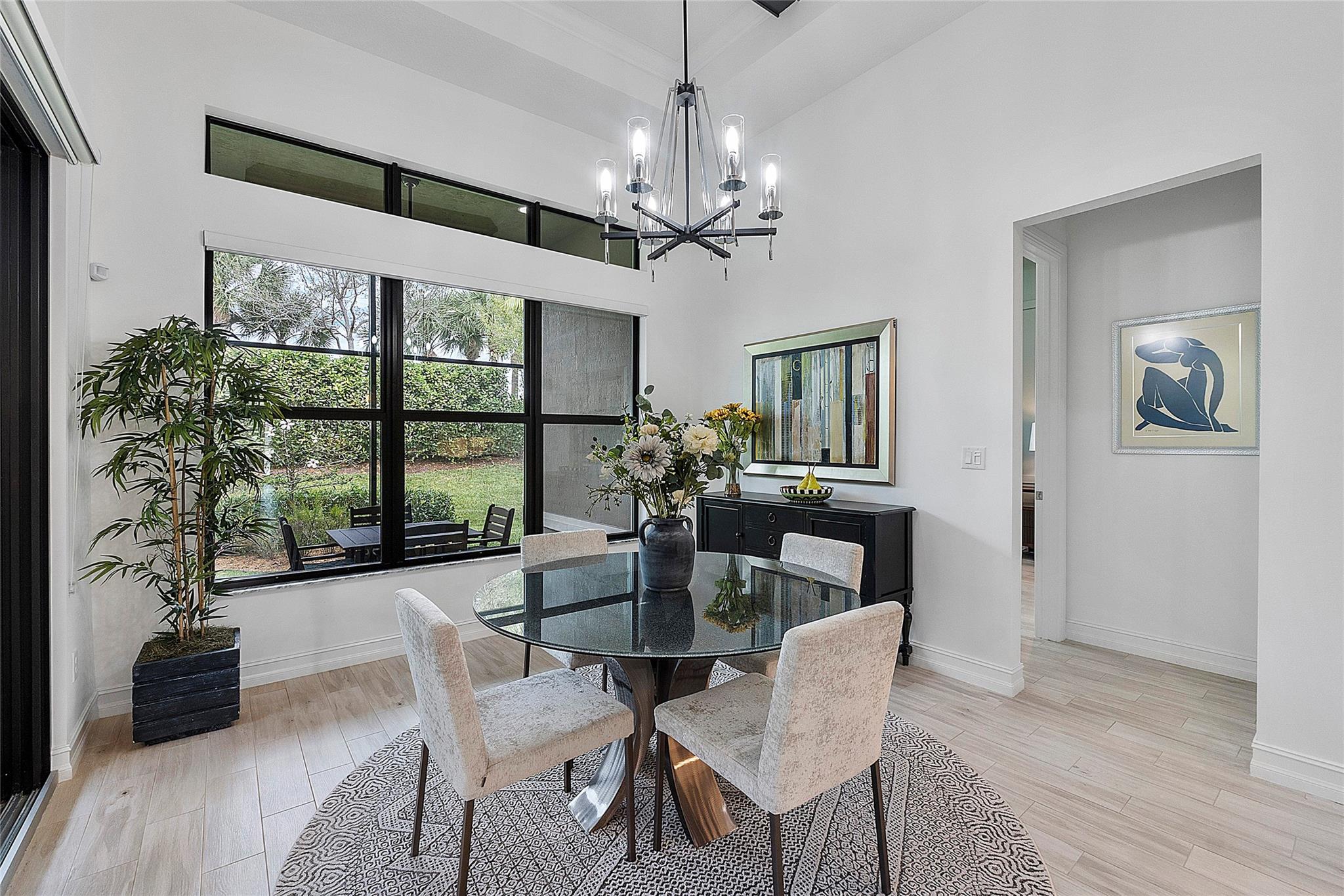FOUR SEASONS - Residential