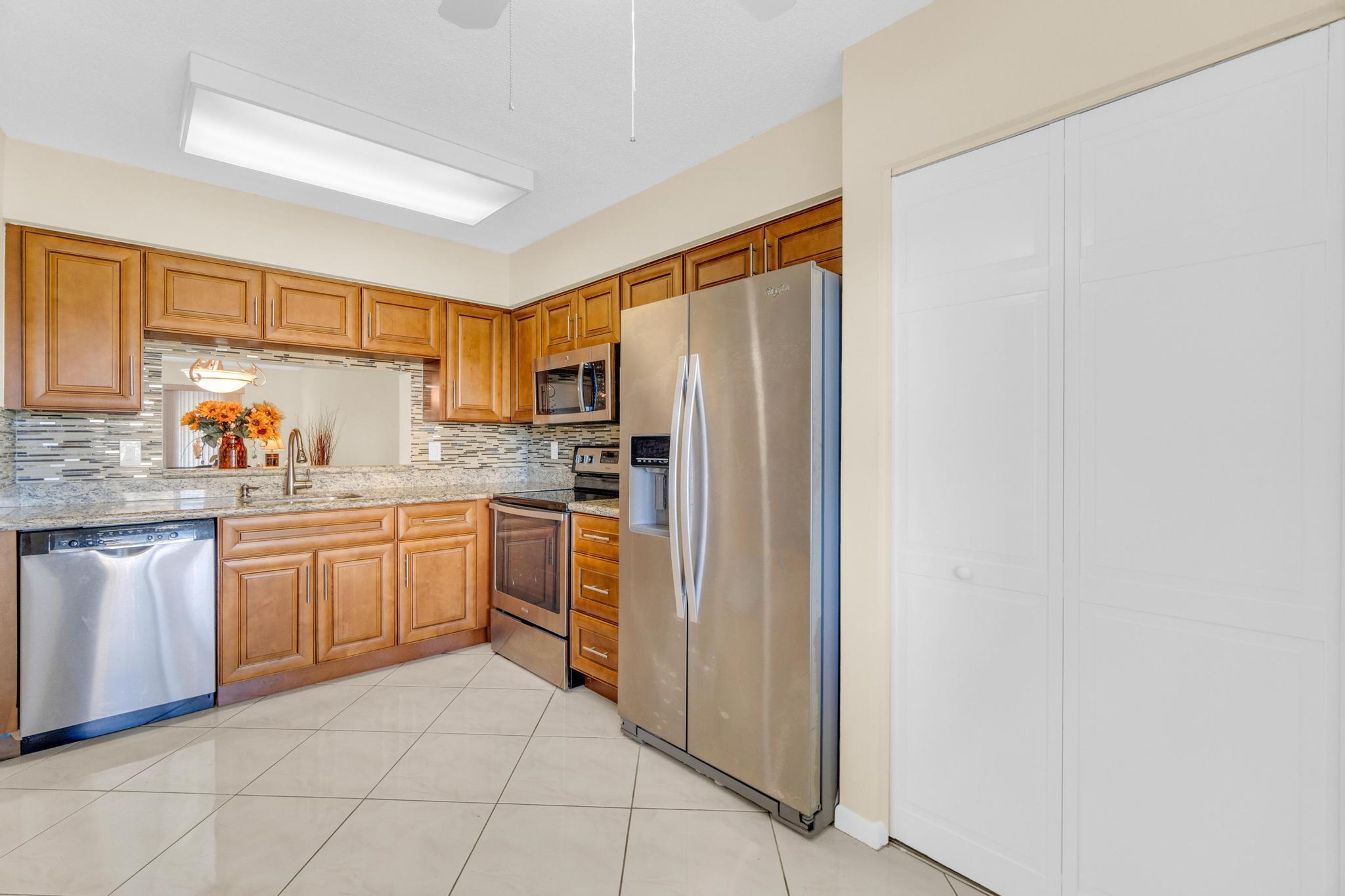 HUNTINGTON LAKES SEC FIVE - Residential