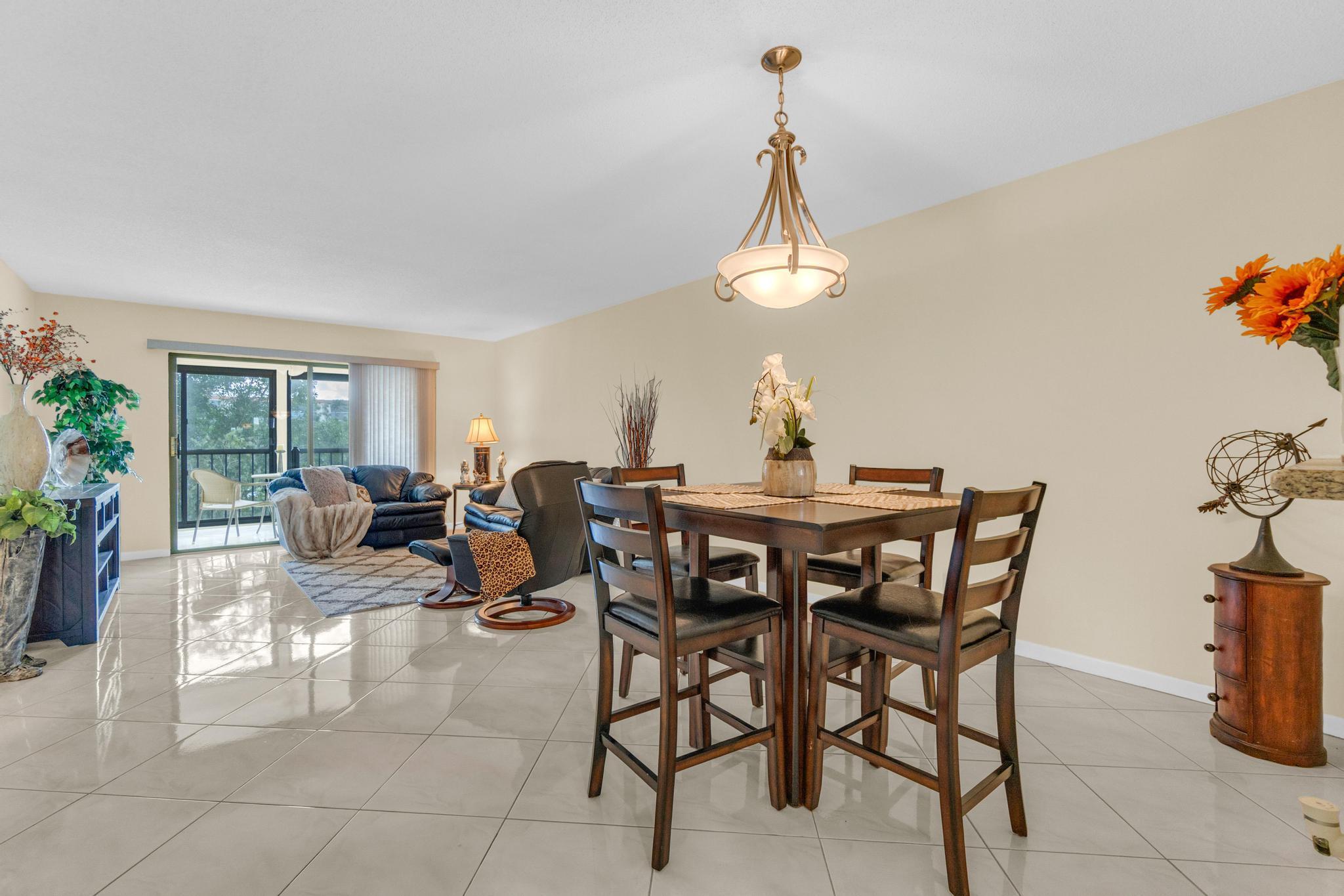 HUNTINGTON LAKES SEC FIVE - Residential