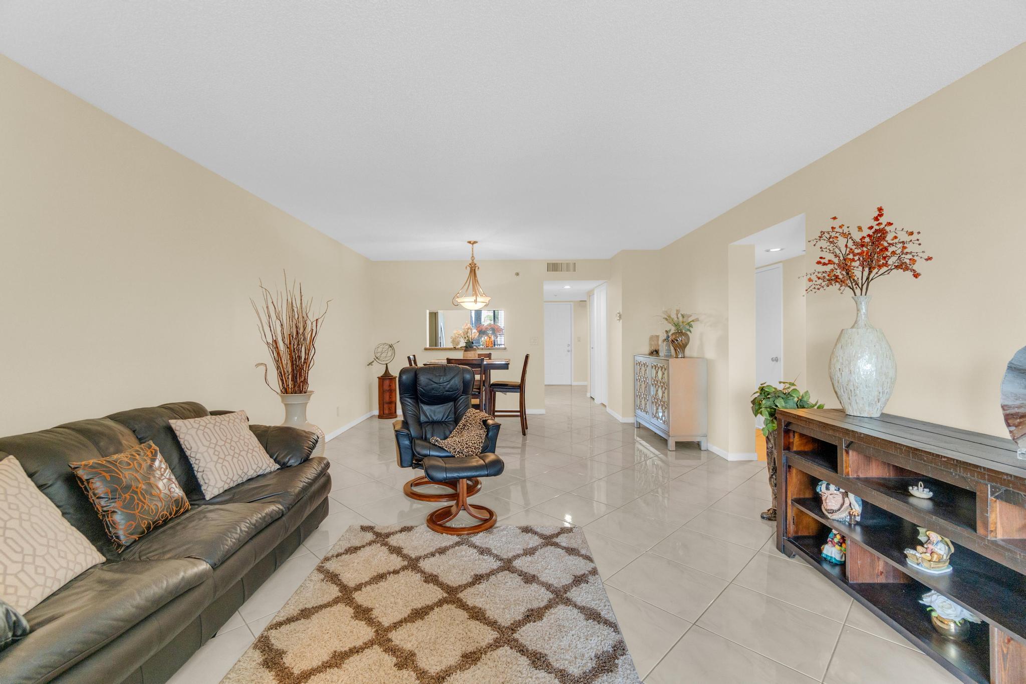 HUNTINGTON LAKES SEC FIVE - Residential