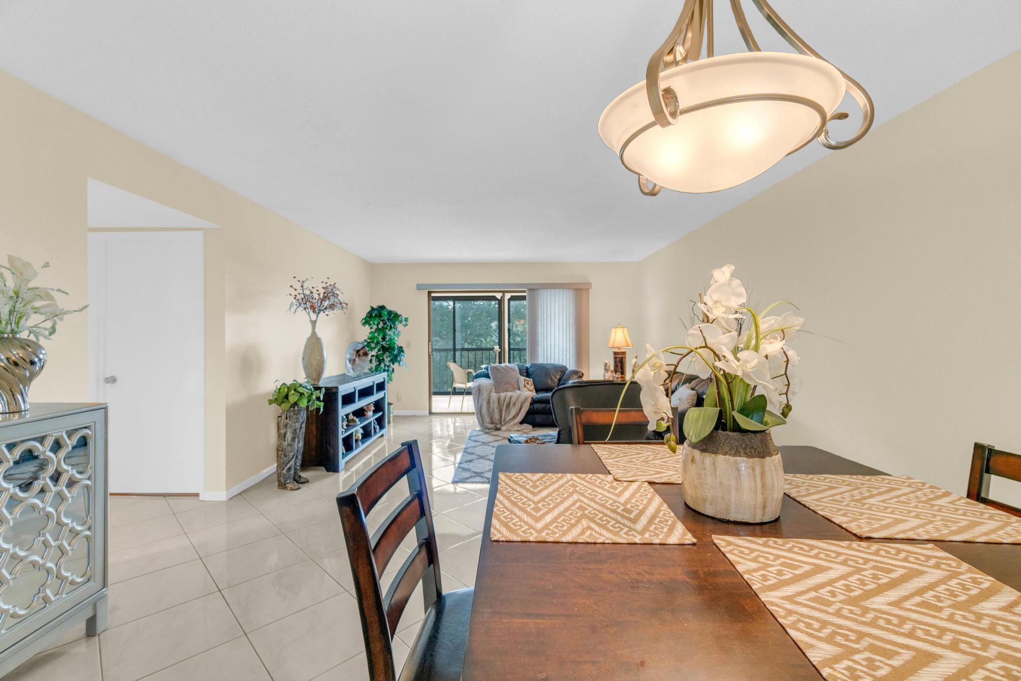HUNTINGTON LAKES SEC FIVE - Residential