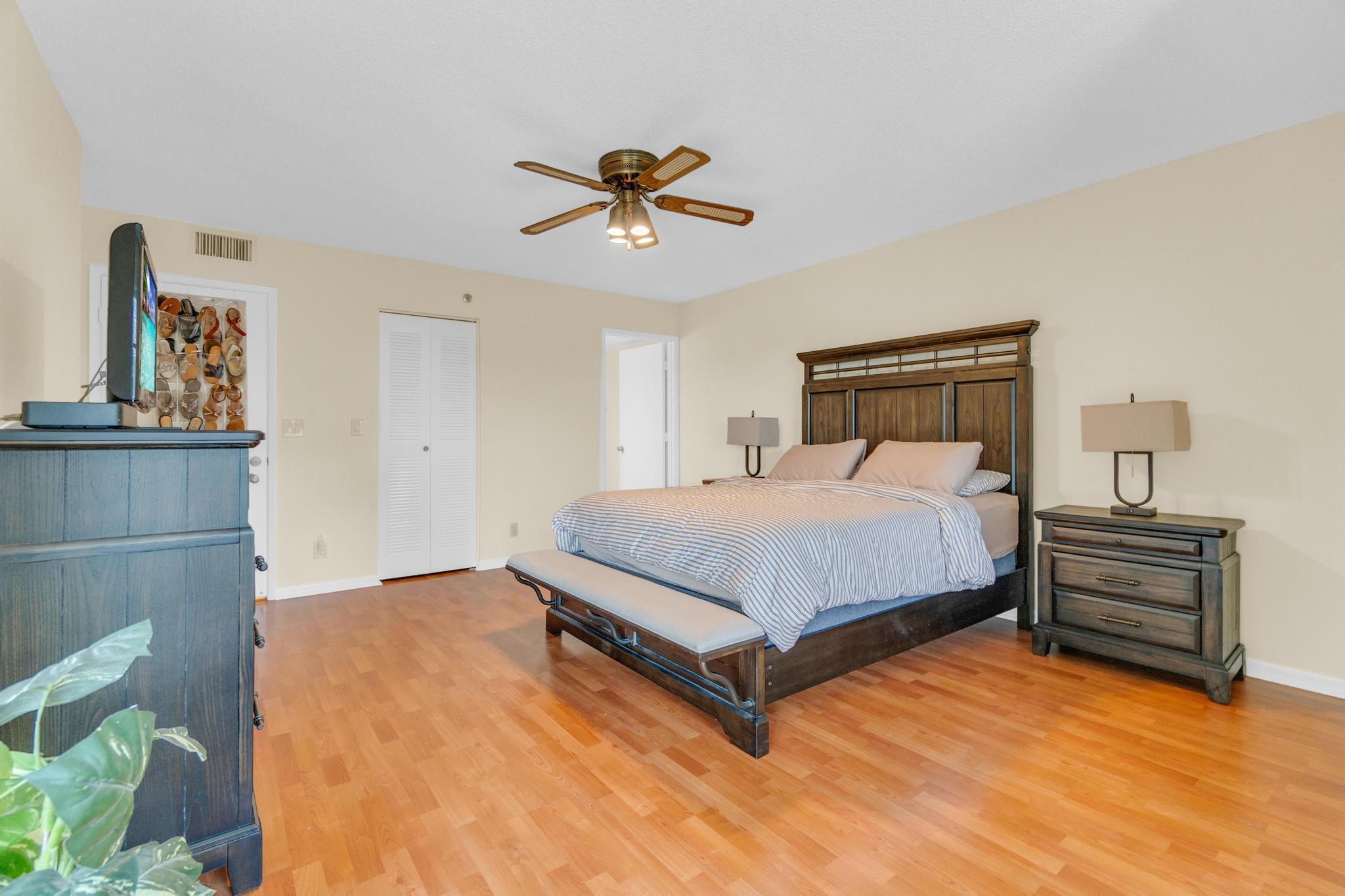 HUNTINGTON LAKES SEC FIVE - Residential