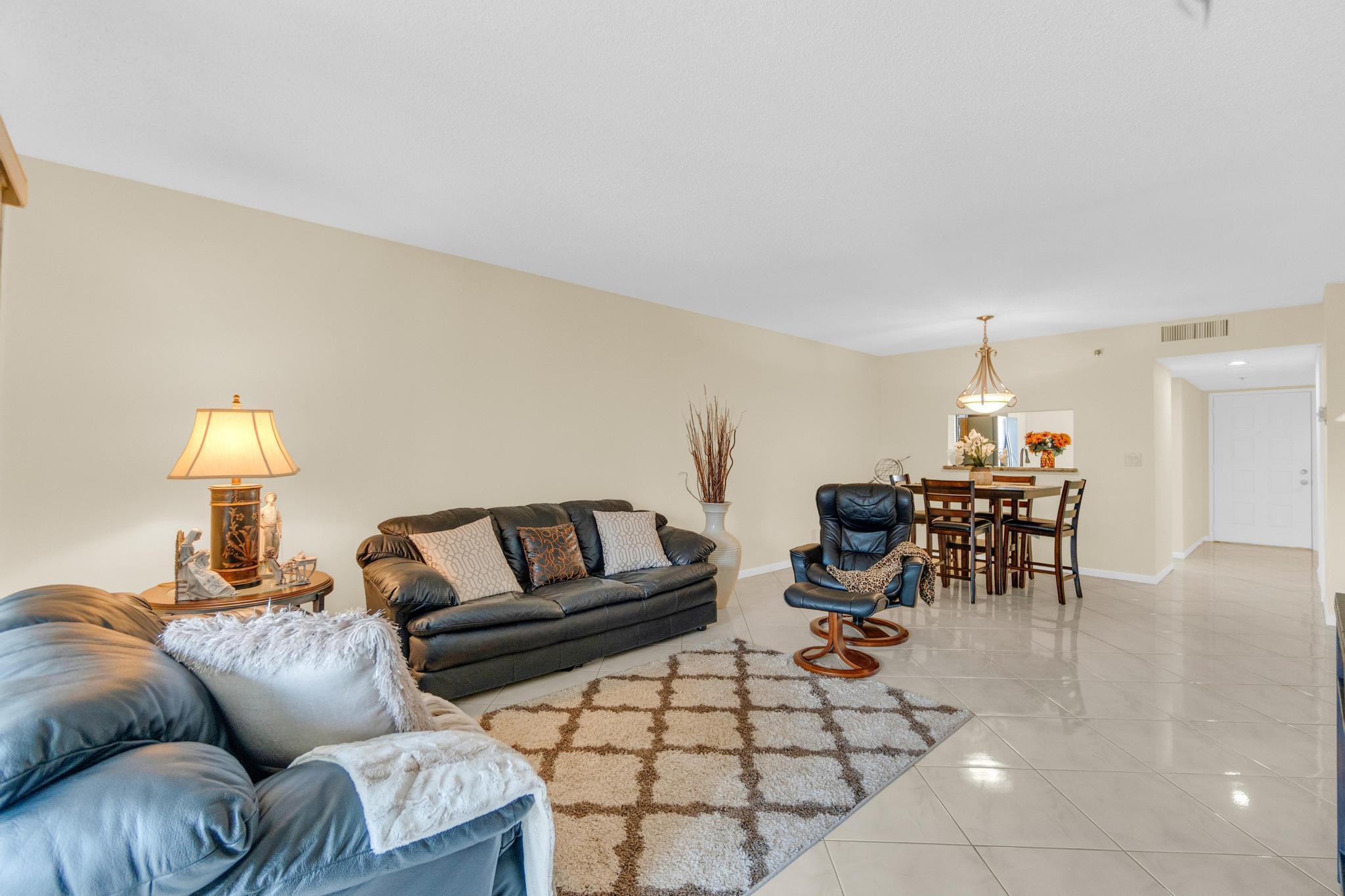 HUNTINGTON LAKES SEC FIVE - Residential
