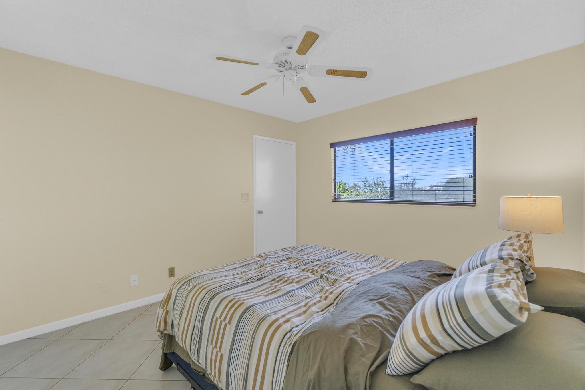 HUNTINGTON LAKES SEC FIVE - Residential