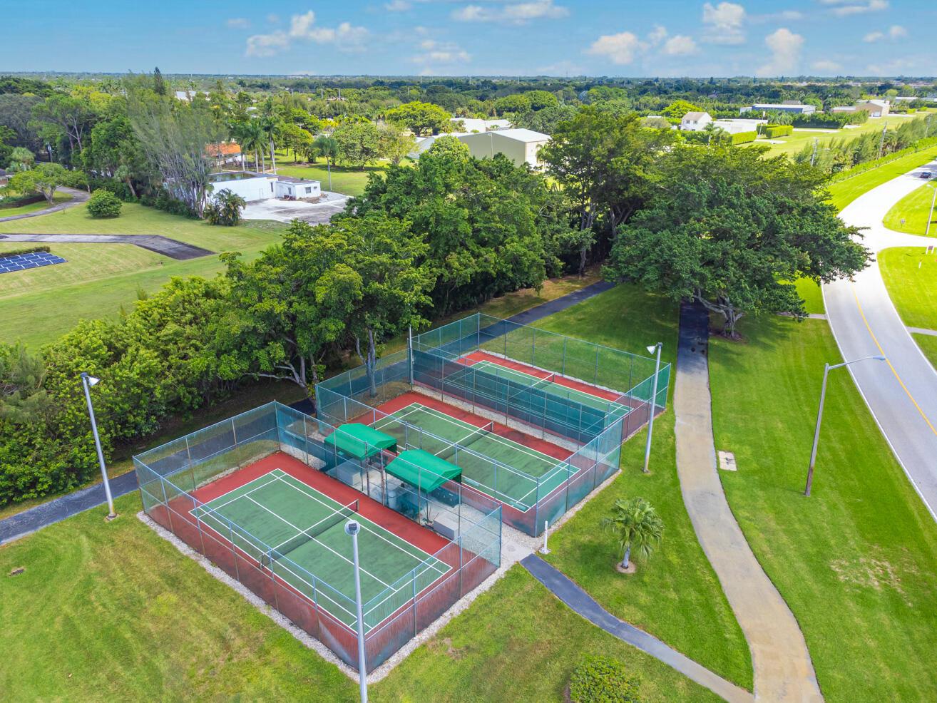 HUNTINGTON LAKES SEC FIVE - Residential