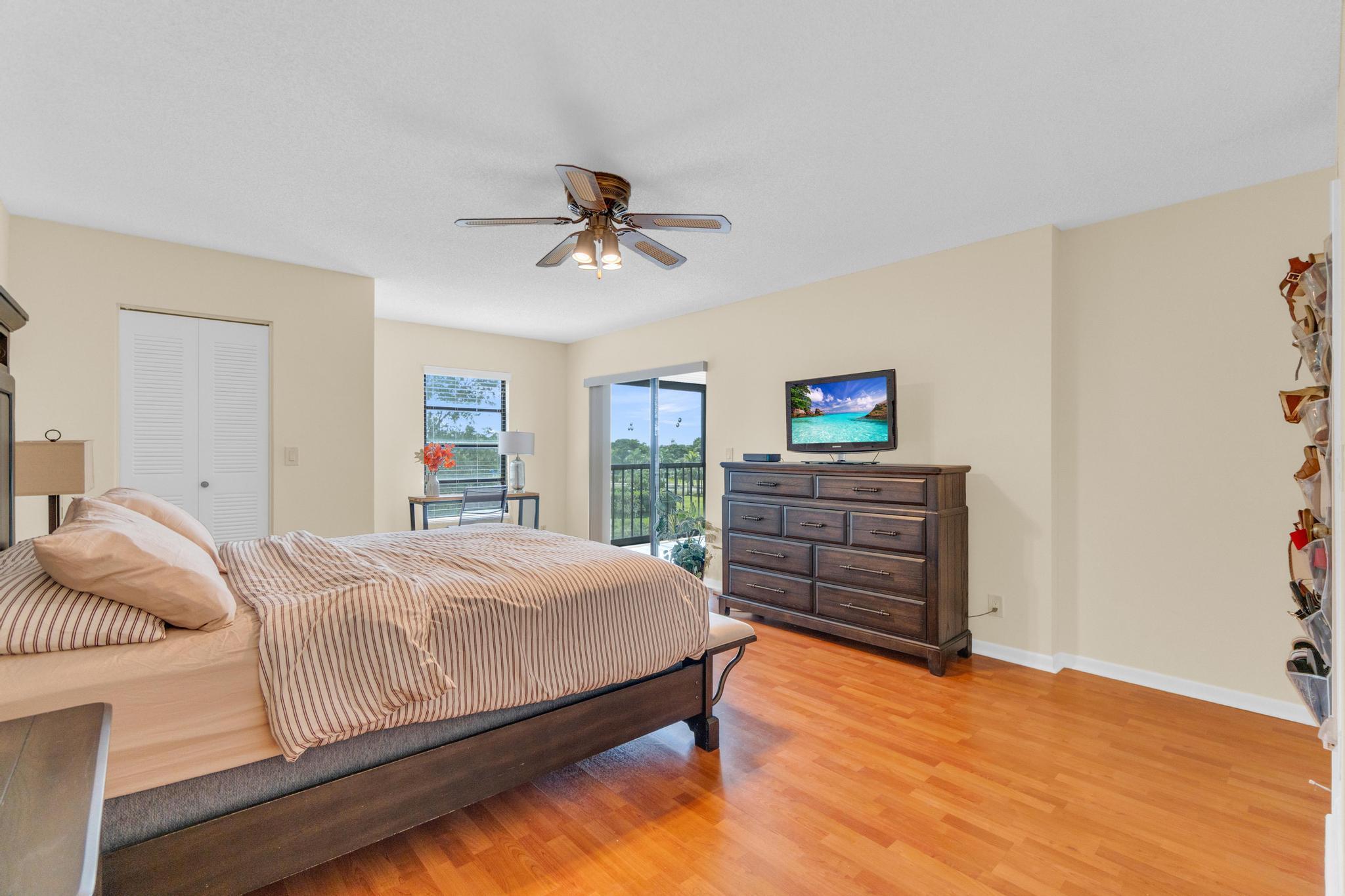 HUNTINGTON LAKES SEC FIVE - Residential