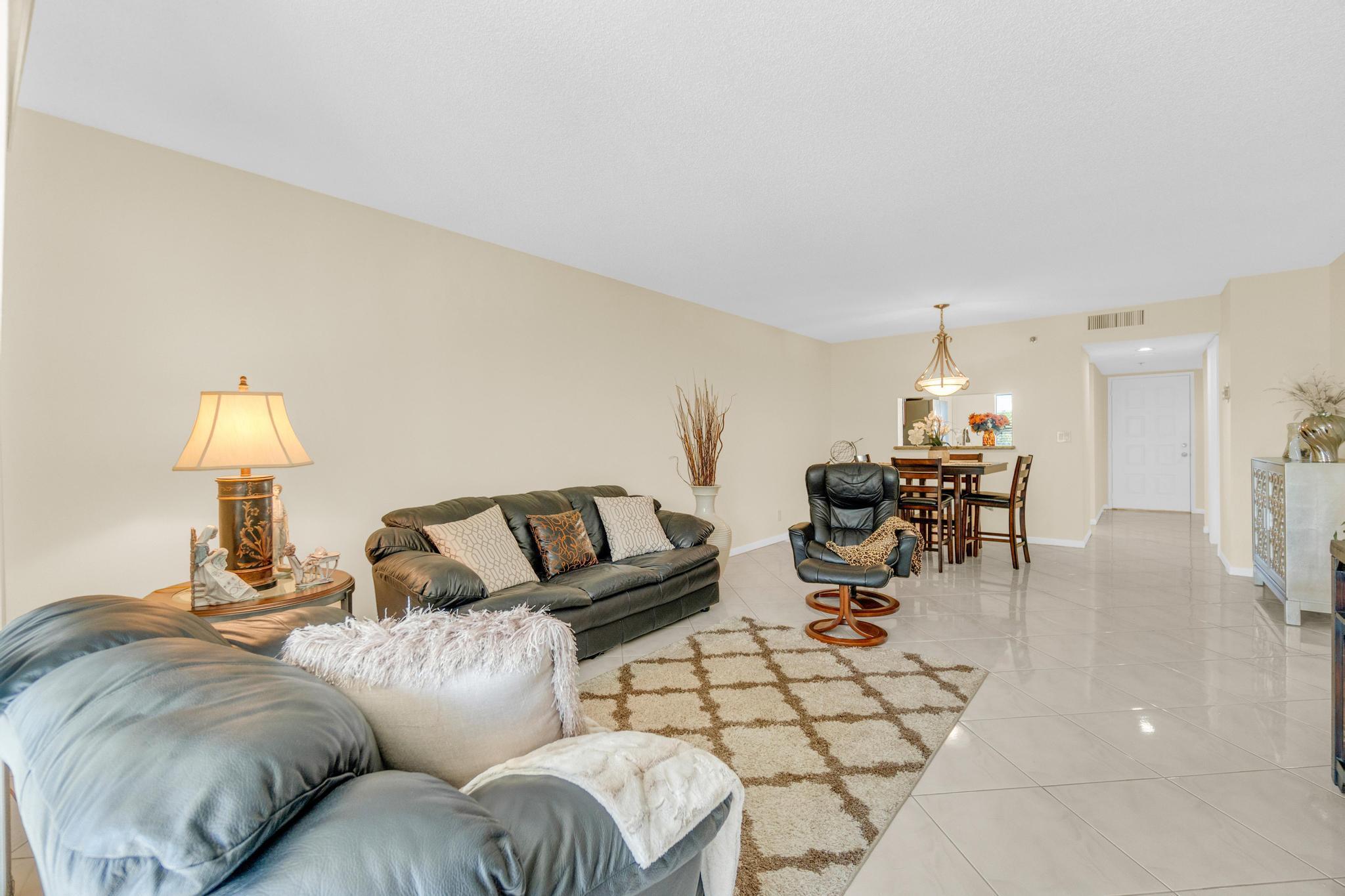 HUNTINGTON LAKES SEC FIVE - Residential