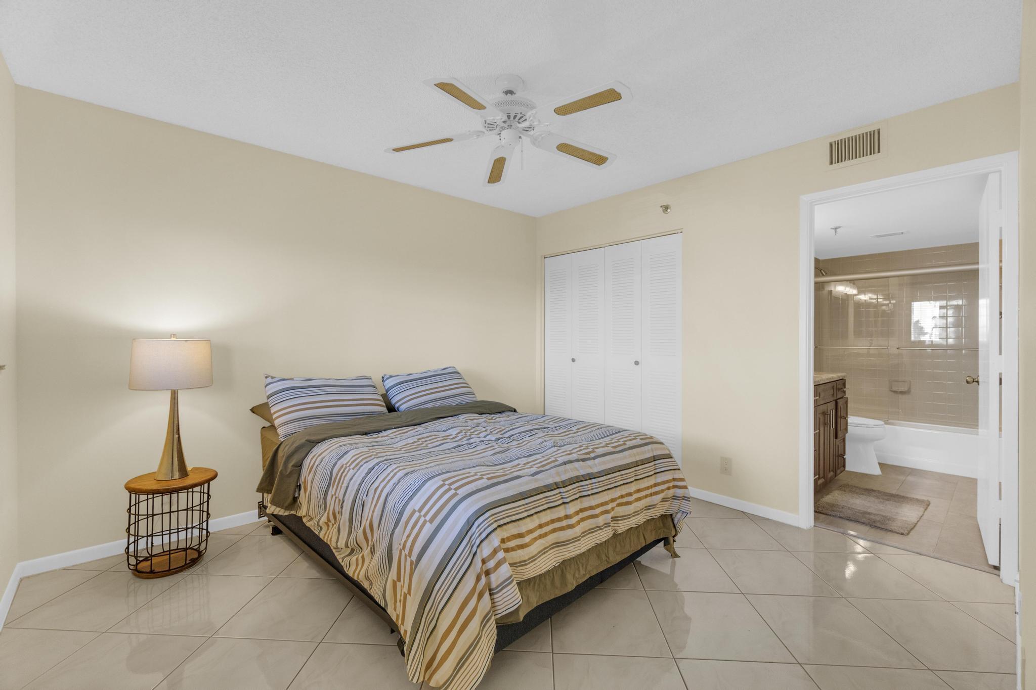 HUNTINGTON LAKES SEC FIVE - Residential