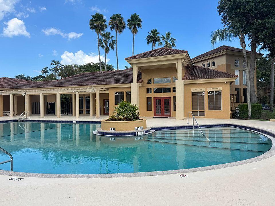 Photo of 4823 Via Palm Lakes #1322, West Palm Beach, FL 33417 (MLS # B26038090)